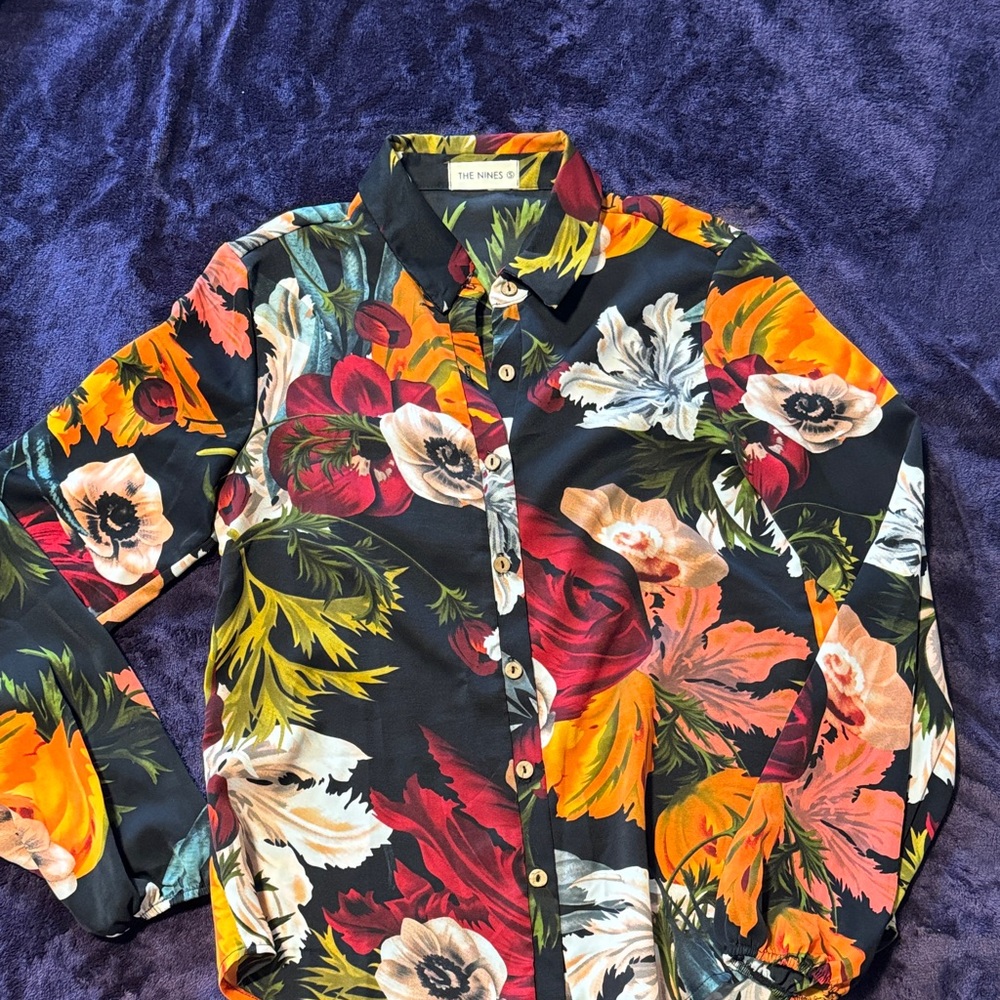 The nines  women’s Bold Floral Button Down Shirt - Black, Red, Orange